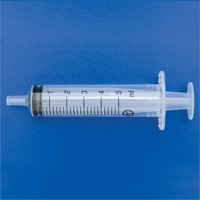 oral-syringe-on-blue